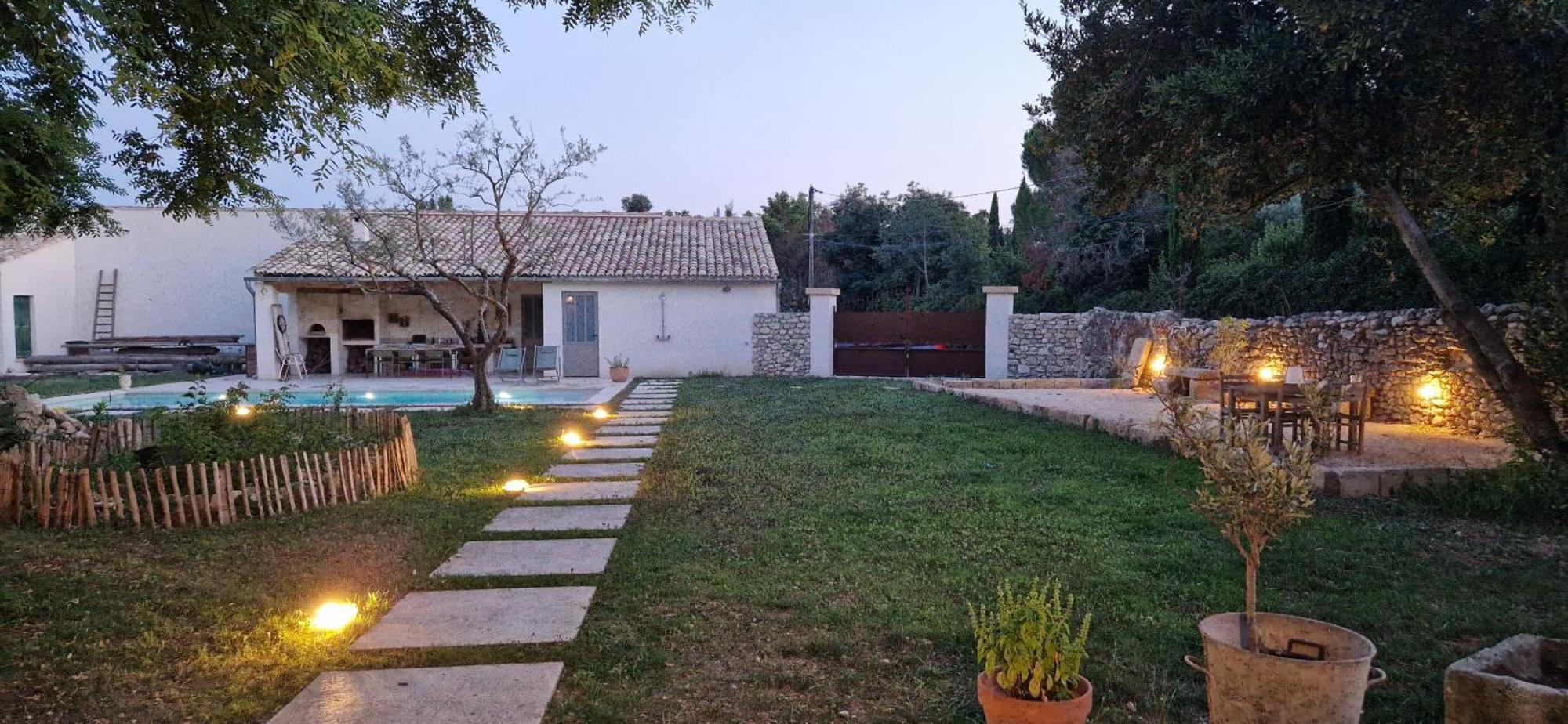 Appartement Dans Un Mas Provencal Renove Saint-Hilaire-dʼOzilhan Eksteriør bilde